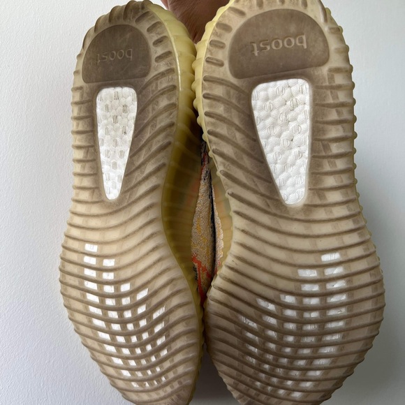 Yeezy Boost 350 V2 - Picture 5 of 6